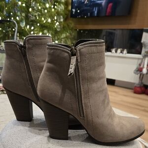 Elegant Taupe Heeled Boots